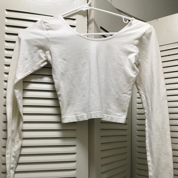 Long Sleeve Fitted Crop Top - Picture 2 of 3